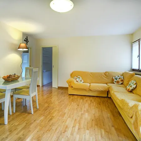 Apartment Attic Luna Blu
