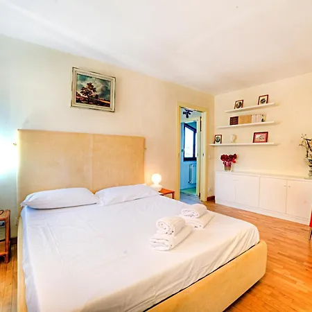 Apartment Attic Luna Blu Siena